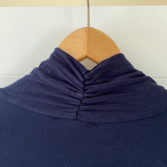 Premise Studio navy blue top - Picture 4 of 6